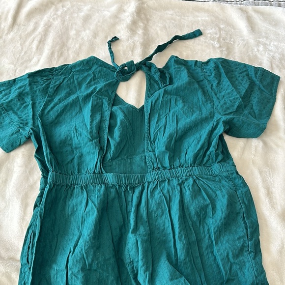 LOFT EMERALD JUMPSUIT WITH OPEN TIE BACK V NECK FITTED TOP. SIZE 16 - Picture 4 of 5